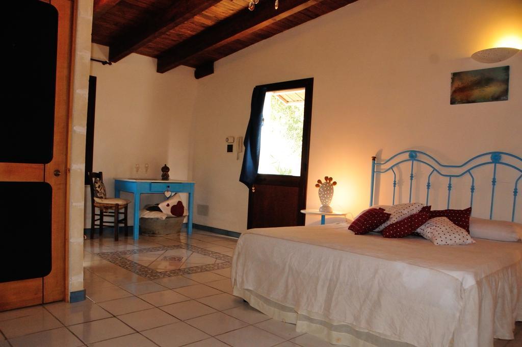 Alba Bed & Breakfast Melendugno Rum bild